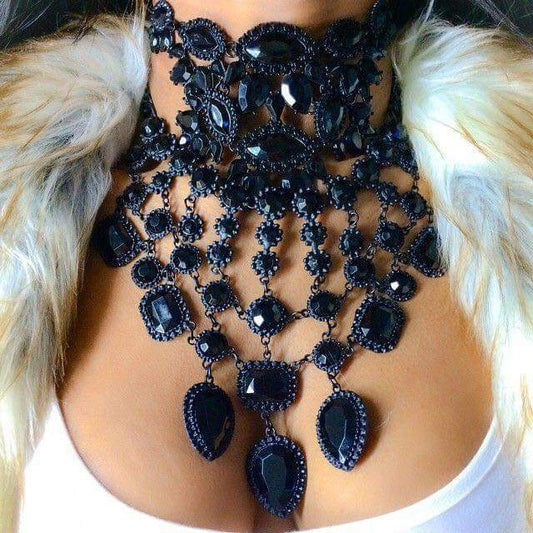 Popular Black Diamond Short Clavicle Sweater Chain