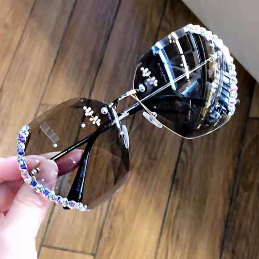 Lunettes de soleil serties de diamants