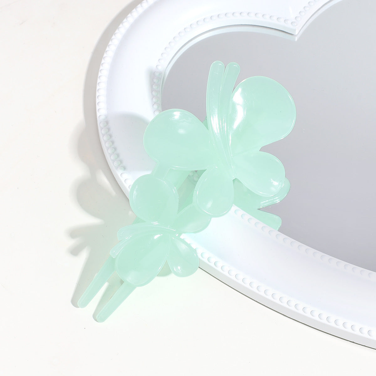 Feel Butterfly Clip Matte Texture After Barrettes